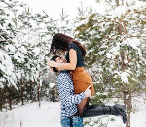 couple on Shimla Kullu Manali Honeymoon Tour